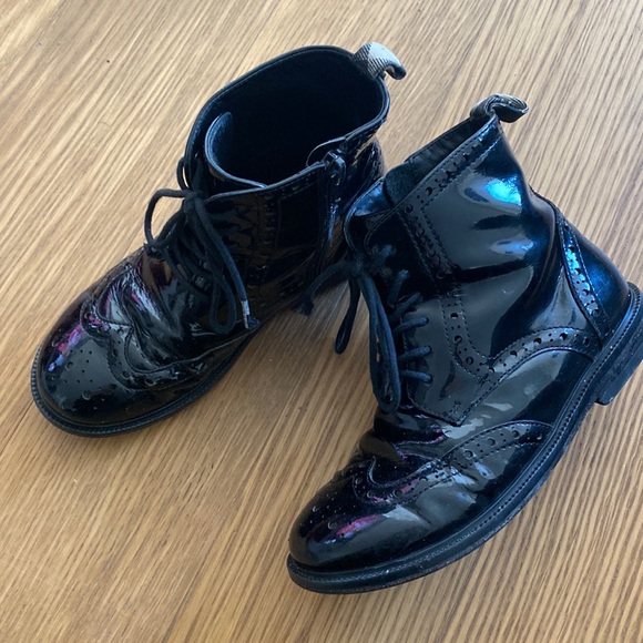 Burberry Girl Black Patent Leather Boots Size 33 2
